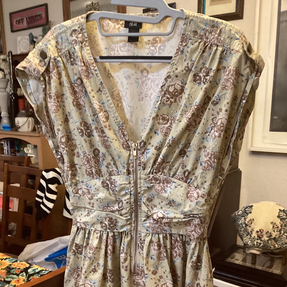 Stylish vintage inspired H&M knee length dress